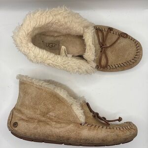 UGG Women's Alena Slippers size 8